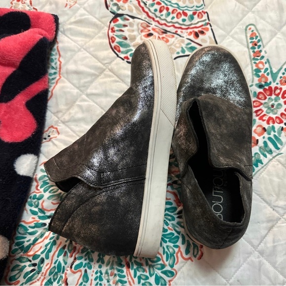 Gray sliver sparky sneaker heels - Picture 3 of 3